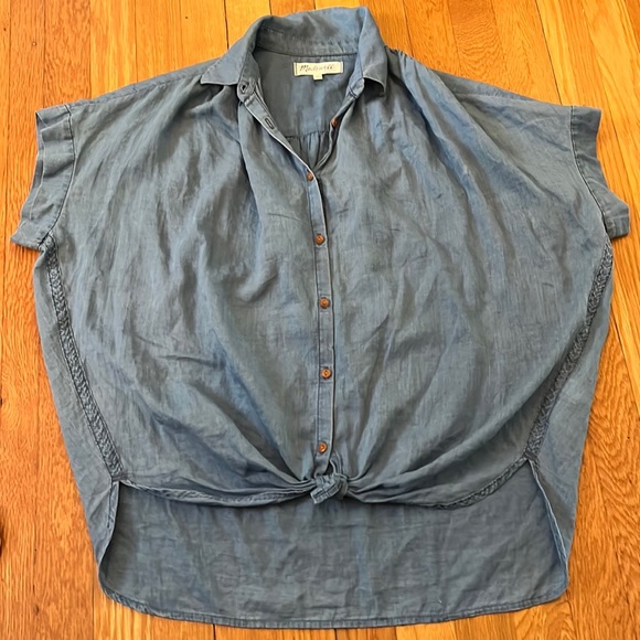 Madewell Tops - Madewell denim button up!